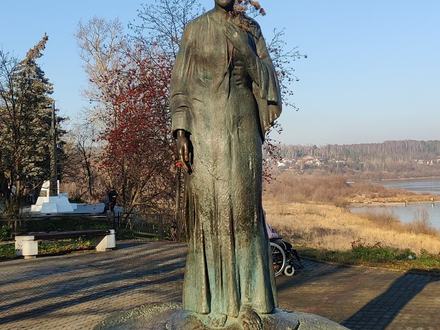 Памятник Марине Цветаевой