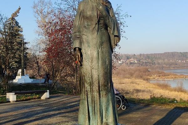 Памятник Марине Цветаевой