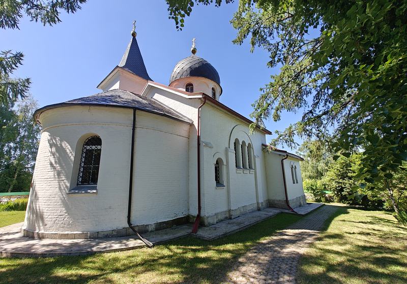 Деревня Бехово и Троицкий храм