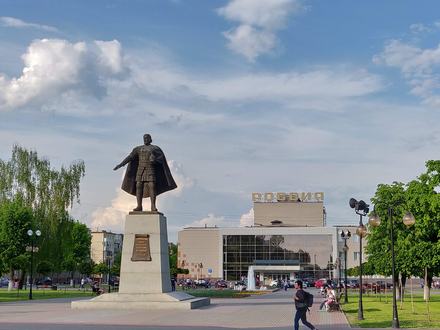 Площадь Владимира Храброго