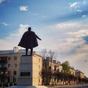 Владимир Храбрый с видом на ул. Советская
